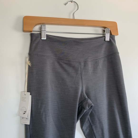 NWT | Manduka Grey Flux Legging | Small - Picture 4 of 4